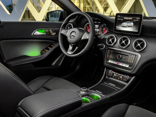 Mercedes-Benz A-класс фото