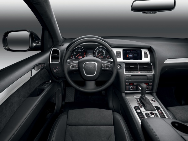 Audi Q7 фото